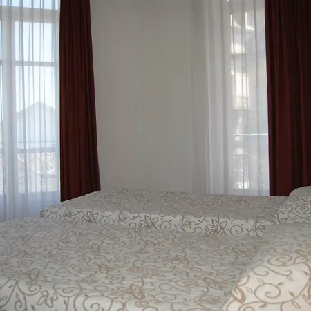 Royal Hotel