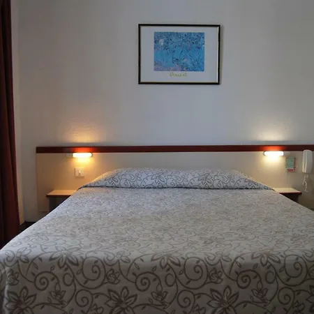 Отель Royal 3*